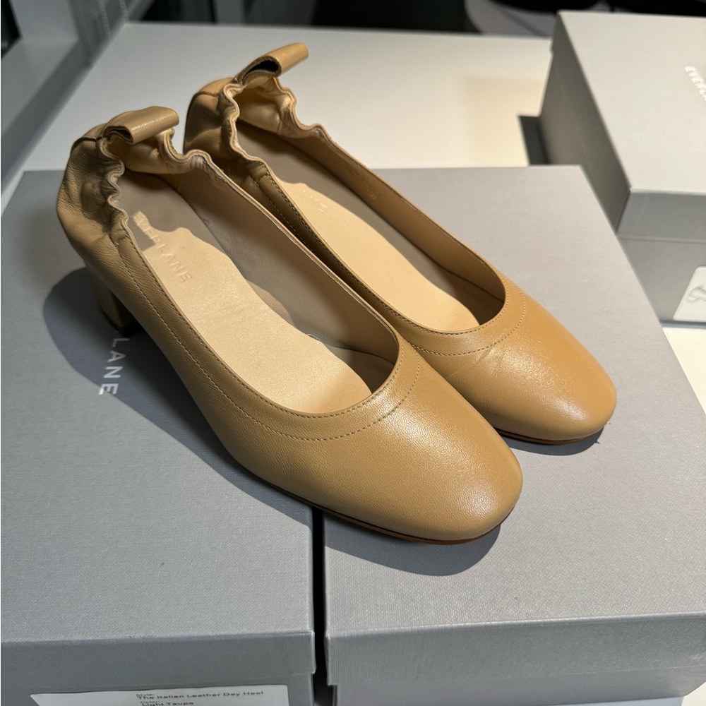 Everlane The Day Heel in Light Taupe size 5.5